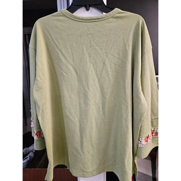 Easel Womens Sage Green Floral Applique Oversized Sweatshirt Raw Edge Boho Top - Picture 3 of 4